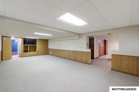 1021 15th SE Mason City IA 50401