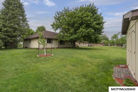 1021 15th SE Mason City IA 50401
