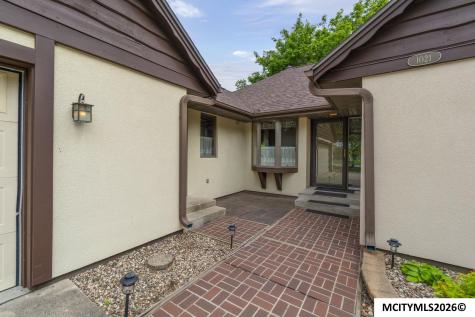 1021 15th SE Mason City IA 50401