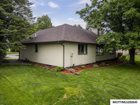 1021 15th SE Mason City IA 50401