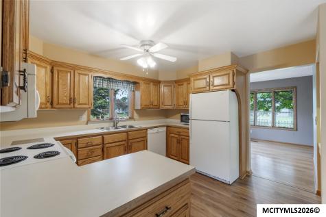 1021 15th SE Mason City IA 50401