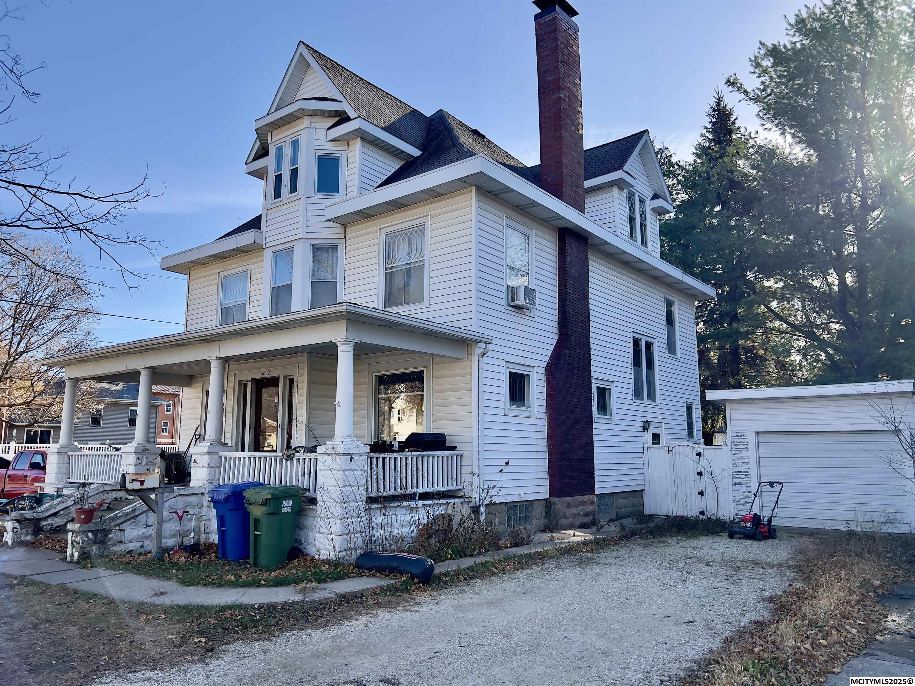 1602 Clark Street Charles City IA 50616