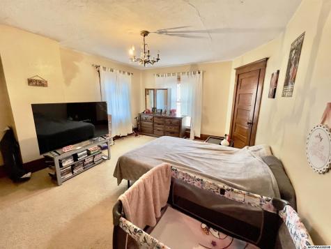 1602 Clark Street Charles City IA 50616