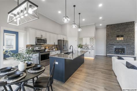 1757 S Illinois Mason City IA 50401