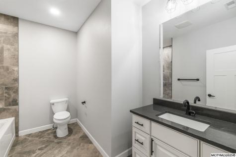 1757 S Illinois Mason City IA 50401