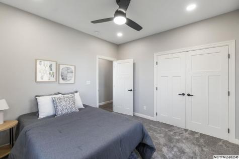 1757 S Illinois Mason City IA 50401