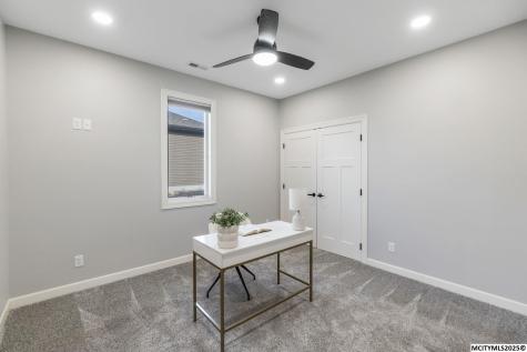 1757 S Illinois Mason City IA 50401