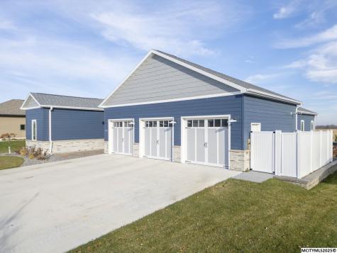 1757 S Illinois Mason City IA 50401