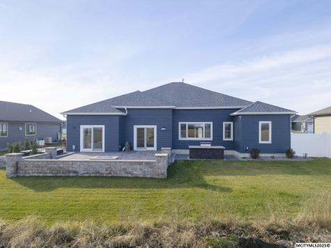 1757 S Illinois Mason City IA 50401