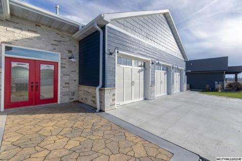 1757 S Illinois Mason City IA 50401