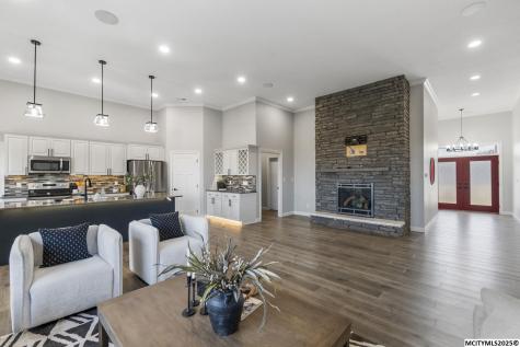 1757 S Illinois Mason City IA 50401