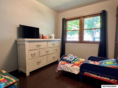 153 Sunny Circle Mason City IA 50401