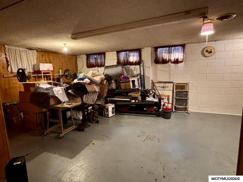153 Sunny Circle Mason City IA 50401