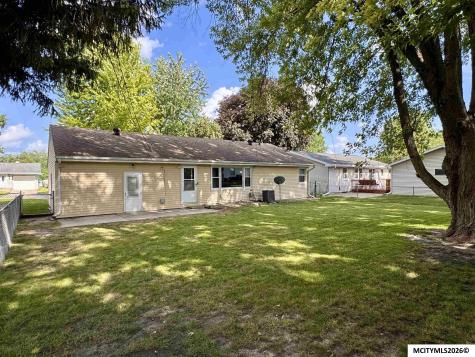 153 Sunny Circle Mason City IA 50401