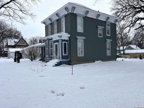 300 Kelly Street Charles City IA 50616