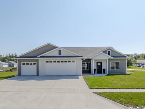 1400 Blake Drive Clear Lake IA 50428