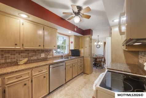 38 Country Circle Mason City IA 50401