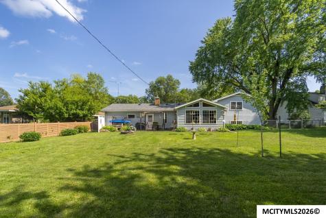 38 Country Circle Mason City IA 50401