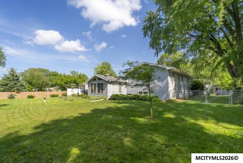 38 Country Circle Mason City IA 50401