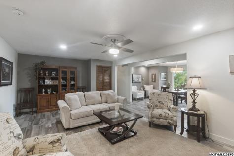 740 Briarstone Drive Mason City IA 50401