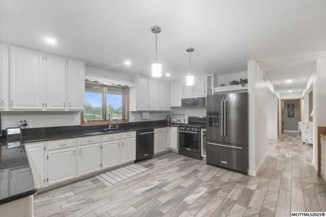 740 Briarstone Drive Mason City IA 50401