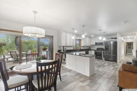 740 Briarstone Drive Mason City IA 50401