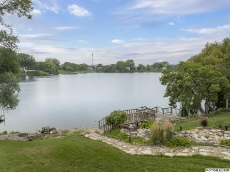 740 Briarstone Drive Mason City IA 50401