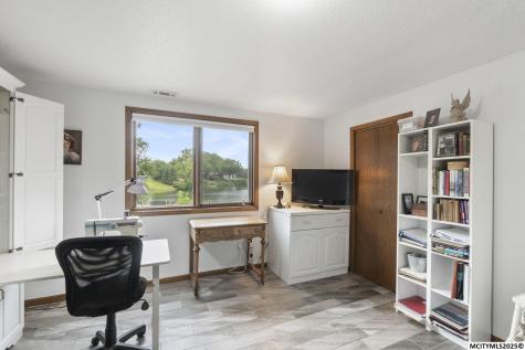 740 Briarstone Drive Mason City IA 50401