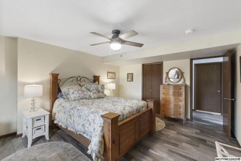 740 Briarstone Drive Mason City IA 50401