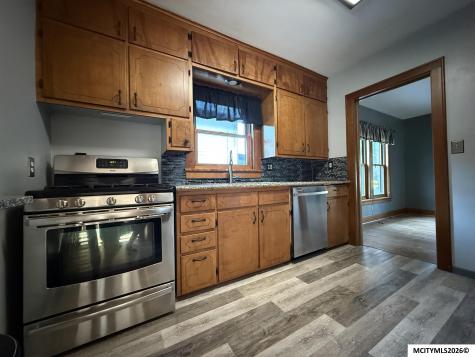 206 S Rhode Island Avenue Mason City IA 50401