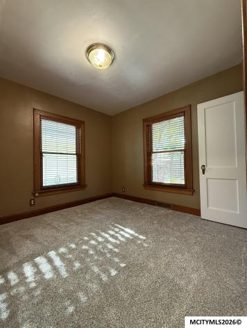 206 S Rhode Island Avenue Mason City IA 50401