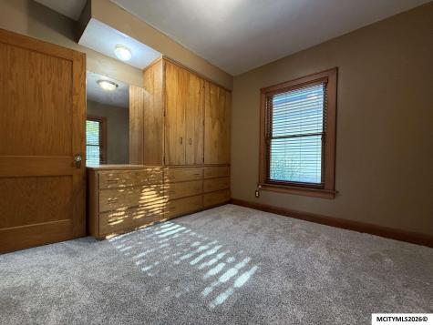 206 S Rhode Island Avenue Mason City IA 50401