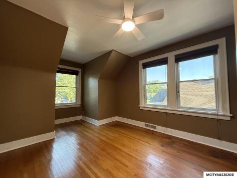 206 S Rhode Island Avenue Mason City IA 50401