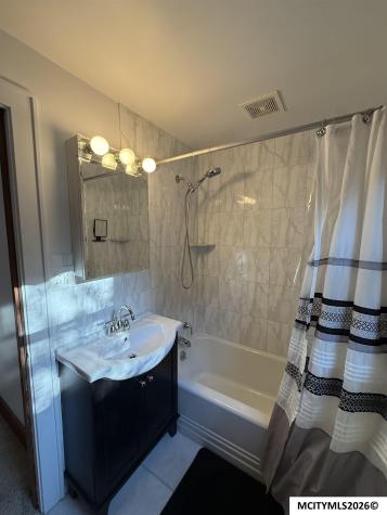 206 S Rhode Island Avenue Mason City IA 50401