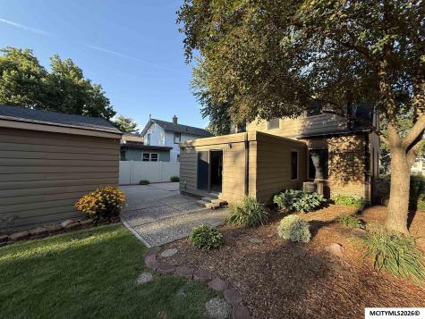 206 S Rhode Island Avenue Mason City IA 50401