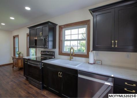 716 1st Avenue NE Hampton IA 50441