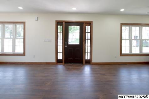 716 1st Avenue NE Hampton IA 50441