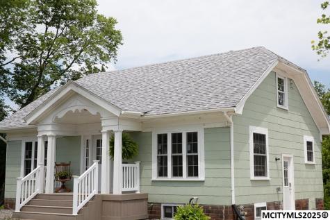 716 1st Avenue NE Hampton IA 50441