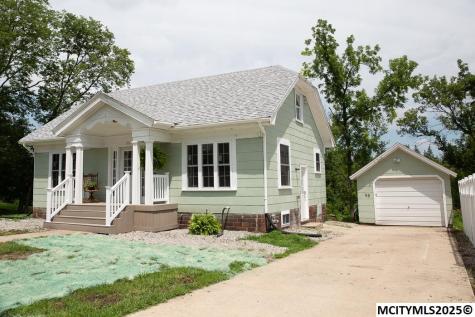 716 1st Avenue NE Hampton IA 50441