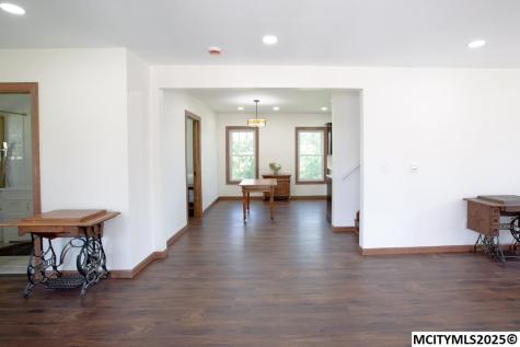 716 1st Avenue NE Hampton IA 50441