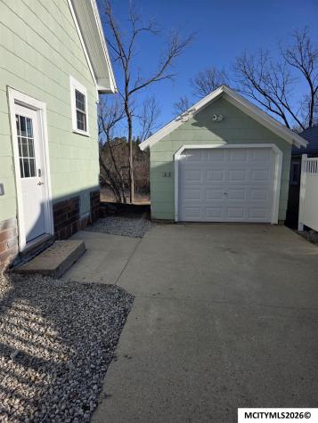 716 1st Avenue NE Hampton IA 50441