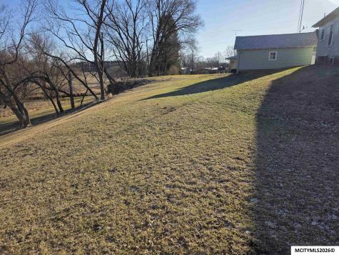 716 1st Avenue NE Hampton IA 50441