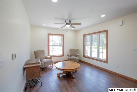 716 1st Avenue NE Hampton IA 50441