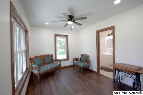 716 1st Avenue NE Hampton IA 50441