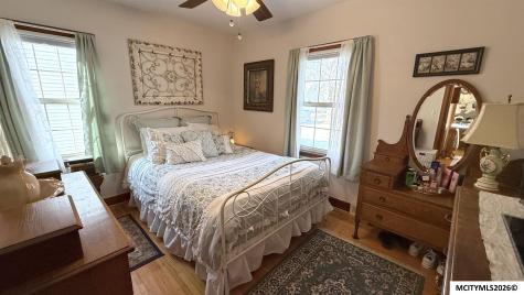 209 S Tennessee Mason City IA 50401