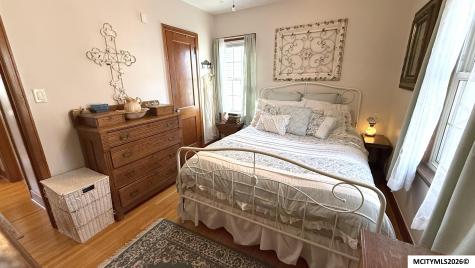 209 S Tennessee Mason City IA 50401