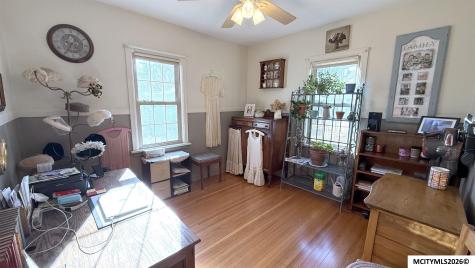 209 S Tennessee Mason City IA 50401