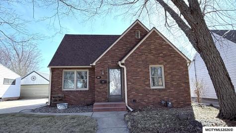 209 S Tennessee Mason City IA 50401
