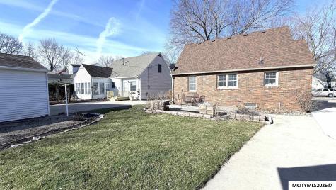 209 S Tennessee Mason City IA 50401