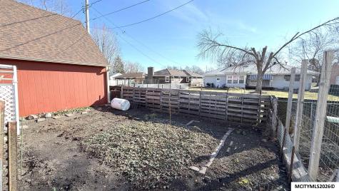 209 S Tennessee Mason City IA 50401